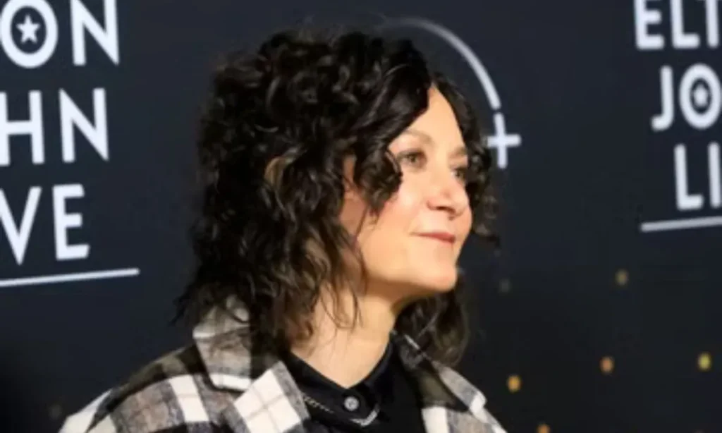 Sara Gilbert Net Worth